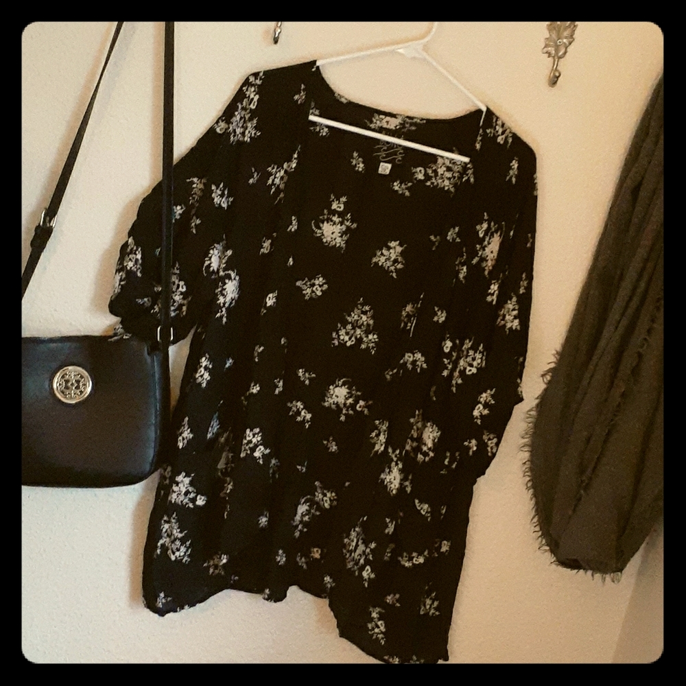 Short sleeve cardigan